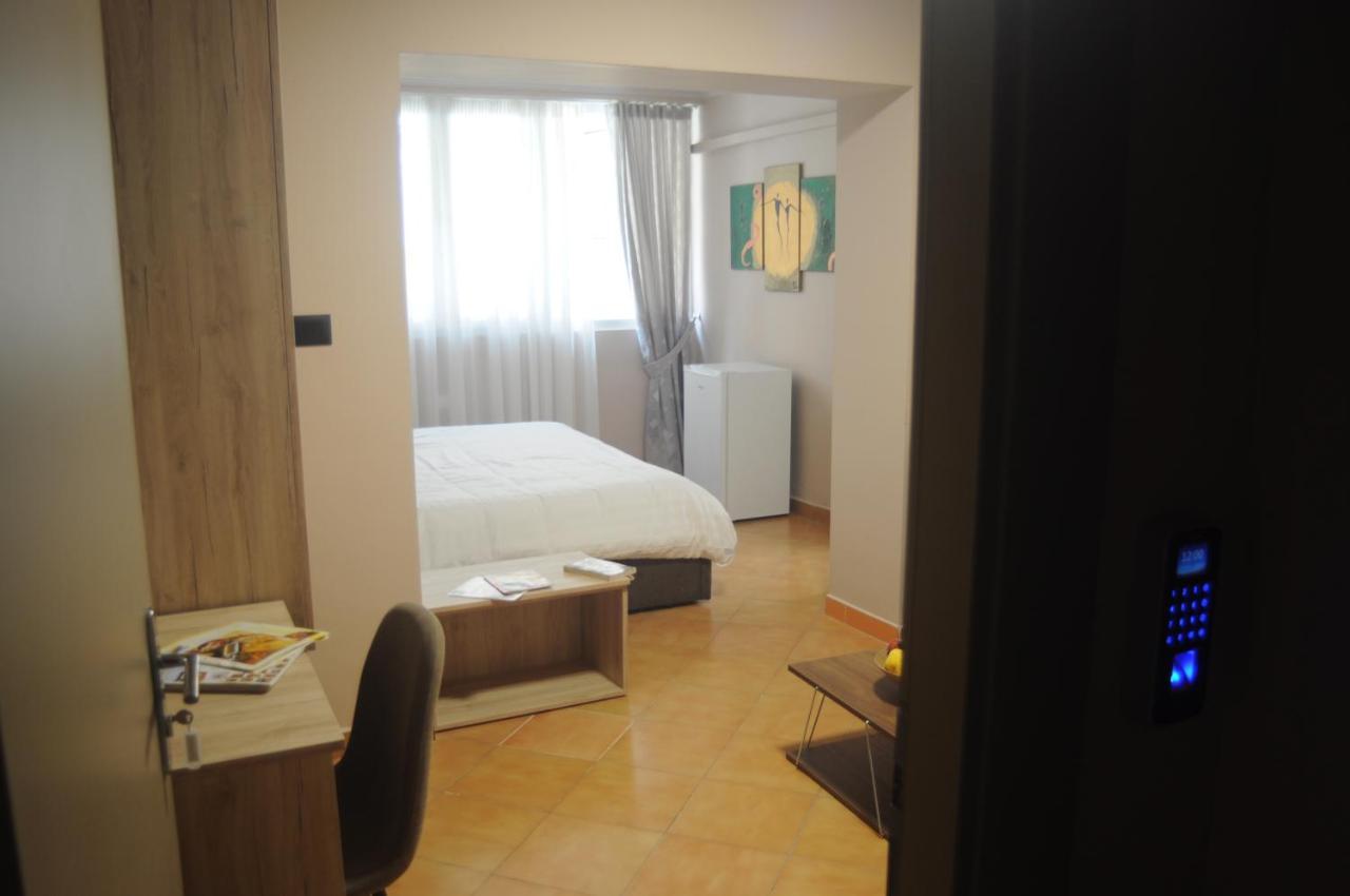 Bliri Myslym Shyri Apartment Tiranë Ngoại thất bức ảnh