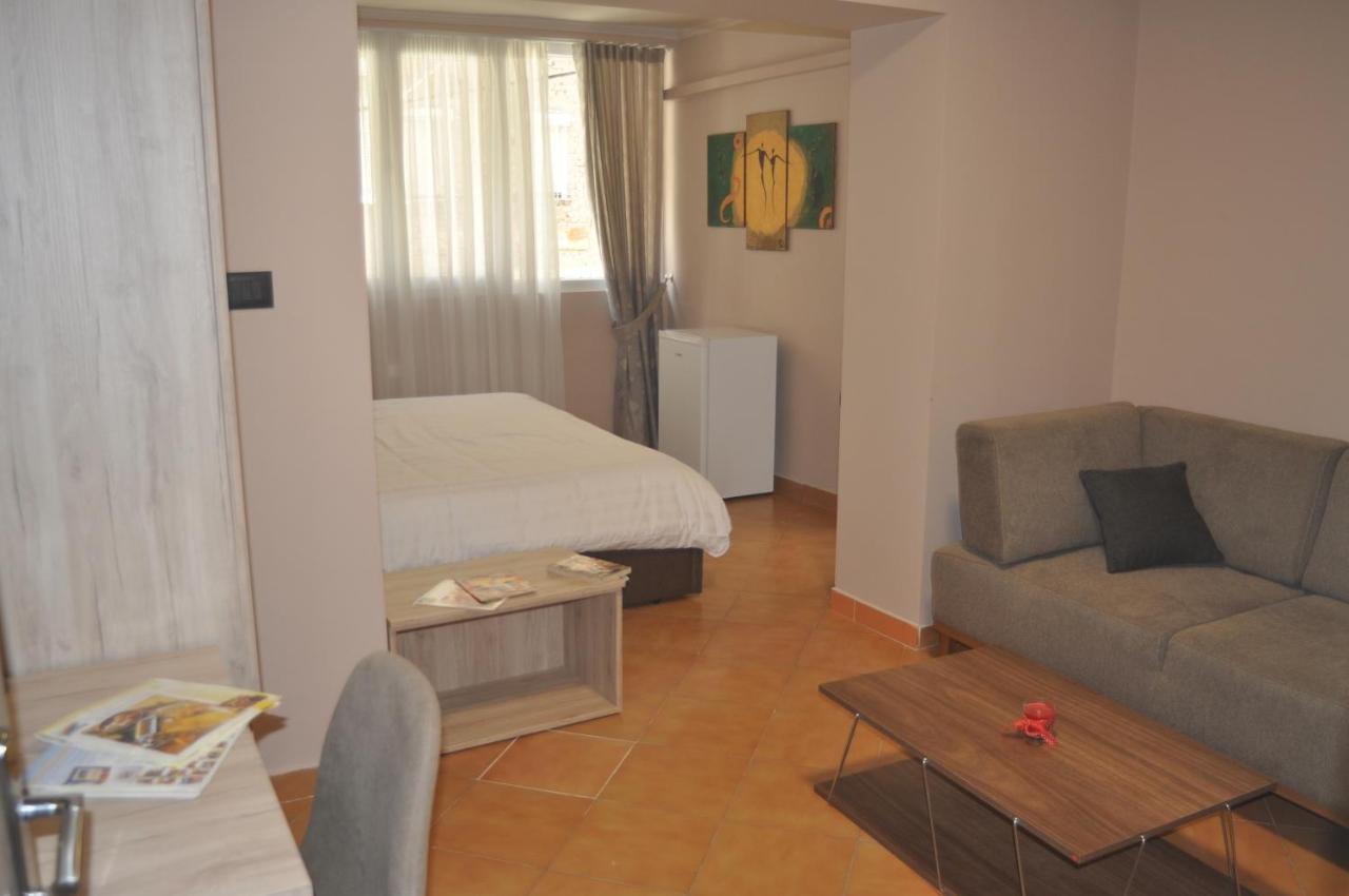 Bliri Myslym Shyri Apartment Tiranë Ngoại thất bức ảnh