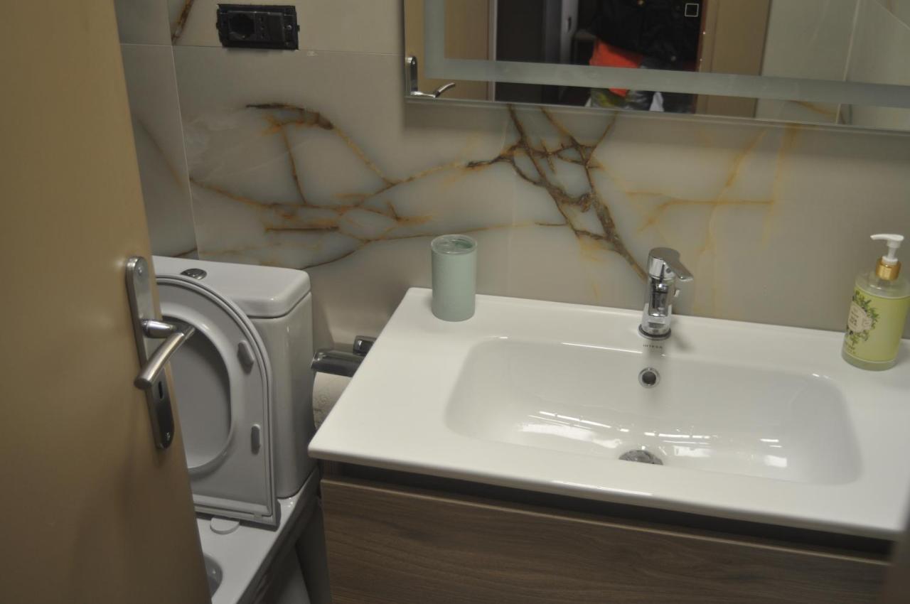 Bliri Myslym Shyri Apartment Tiranë Ngoại thất bức ảnh