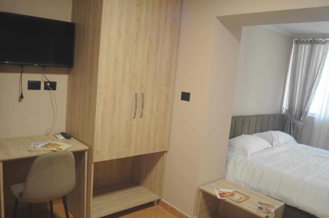 Bliri Myslym Shyri Apartment Tiranë Ngoại thất bức ảnh